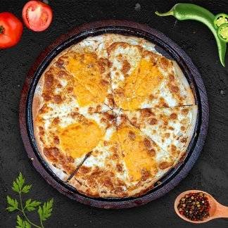 4 Peynirli Pizza