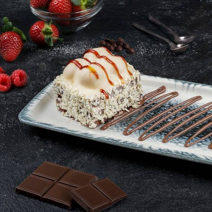 Beyaz Profiterollü Mono